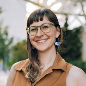 Meet your Posher, Hannah e.